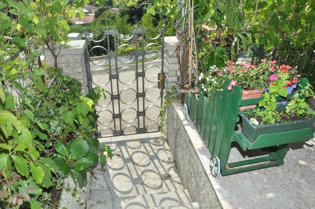 Apartments La Dolce Vita Herceg Novi Exterior photo